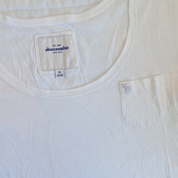 Abercrombie Kids Short Sleeve White Tee Shirt - Size XL - Picture 3 of 3